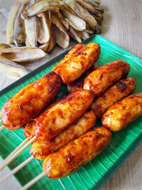 Banana Cue (Caramelized Bananas on a Stick).